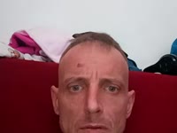 Hello zusammen! Wir sind ein Paar und möchten euch als Anfänger den Alltag verschönern! Ich bin Petra, 27 Jahre alt, und mein Partner Csabi ist 36. Wir sind abszolút Neulinge auf diesem Gebiet und freuen uns auf euren Besuch.