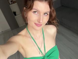 camslut fingering wet pussy KarmenZeinert