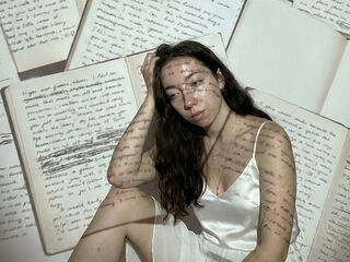 girl chatroom LilyWhitman