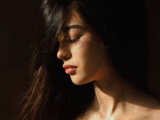 naughty camgirl masturbating with vibrator LisaColee