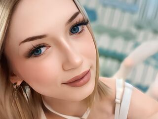 fingering webcam girl LoisDeman
