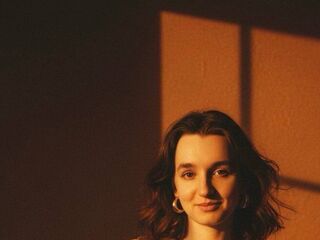 cam girl playing with sextoy LurlineSundling