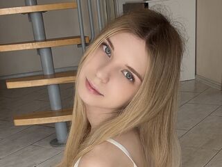 nude camgirl picture ThoraBeskom