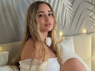 camgirl shaving pussy MayaSly