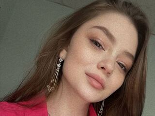 camgirl playing with dildo RubyCitrino