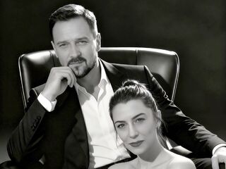 naughty camcouple having sex AdelleandCrish