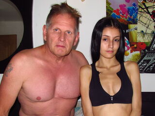 nude cam girl sucking cock CamilaandCarlos