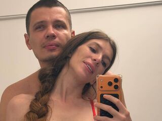 adult live cam couple MissAndKis