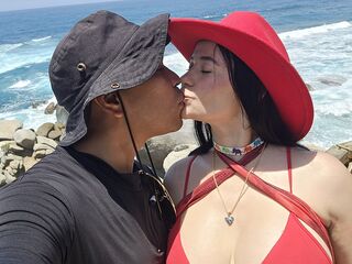 free webcam chatroom NahomiAndLeo
