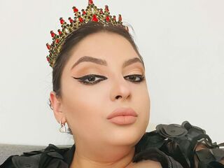 girl slave webcam show QuinnMandy