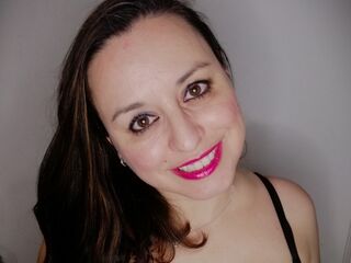 girl webcamsex AdelaAlbaNatural