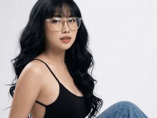 cam strip tease AickaRose