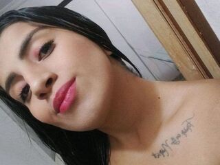 cam strip tease AlanaMierss