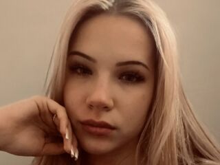 camslut topless AletaKunde