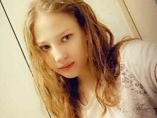 naked girl with webcam fingering AmandaMini