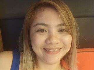 topless cam girl Amazingcherry