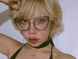 cam slut chat room AmelieMari