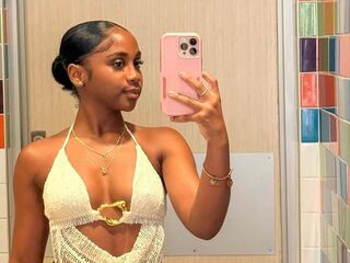 webcamgirl chatroom AmoraBella