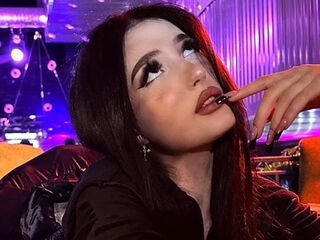 naked cam girl AndreaMouth