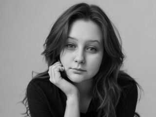chat room live show AnnaHerrmann