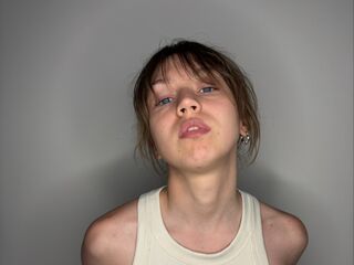 cam girl showing tits AraBarks