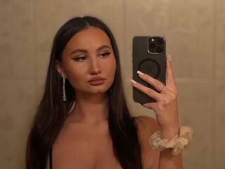 camslut naked AriaWaverly