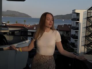 camwhore shaved pussy AshleyWin