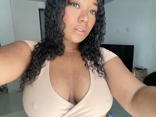 naked webcamgirl AvaApril