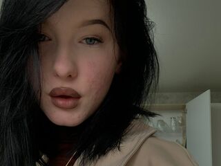 masturbating webcam girl BellaRoyz