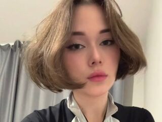 girl showing tits BethannBelschner