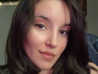 naked camgirl BirdieBirchett