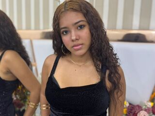 girl shaving pussy BrandiRosse