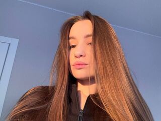 naughty cam girl masturbating with dildo BridgetHewson