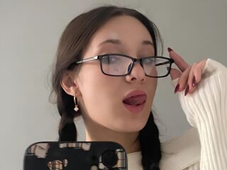 cam girl showing tits BrittGaillard