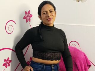 naked cam girl CanelaGolden
