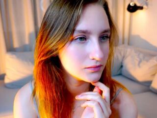 sexy webcamgirl CarlynDallman