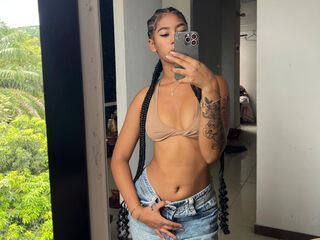 fingering camgirl picture CarolineCartson