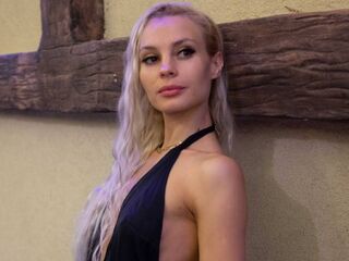 girl showing tits CathiGetsinger