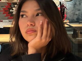 naked webcamgirl video CelsaCoty