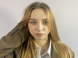 kinky cam photo ChariseKuhnke