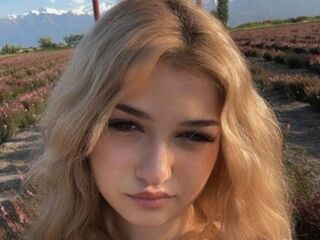 nude cam photo CloudyFox