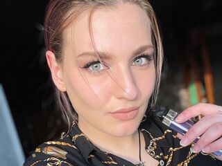 cam girl showing tits CristaStwell