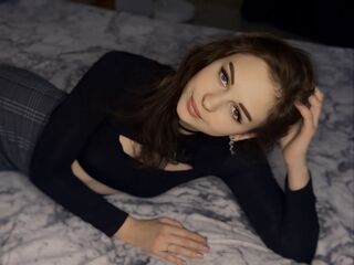 girl fingering shaved pussy DiaDavidson