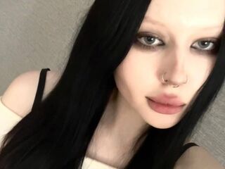 naked cam chatroom DonaRoberts