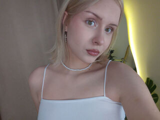 naked girl with live cam masturbating DorisMaurs