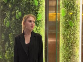 camgirl fingering wet pussy EdaNoreikaite