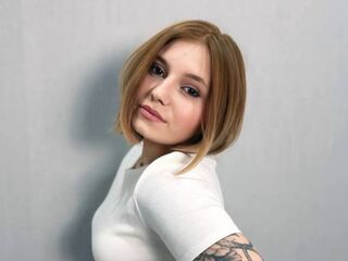 girl fingering pussy ElenorLandes