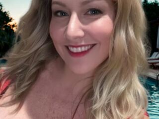 camgirl live EllaSophiaNoir