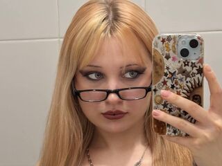 streaming live webcam EloiseGow
