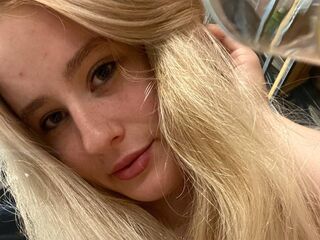 camgirl playing with vibrator ElvinaHadwin